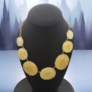 VTG Faceted Lt. Yellow Iridescent Foil Backed Lucite Graduated Stone Necklace